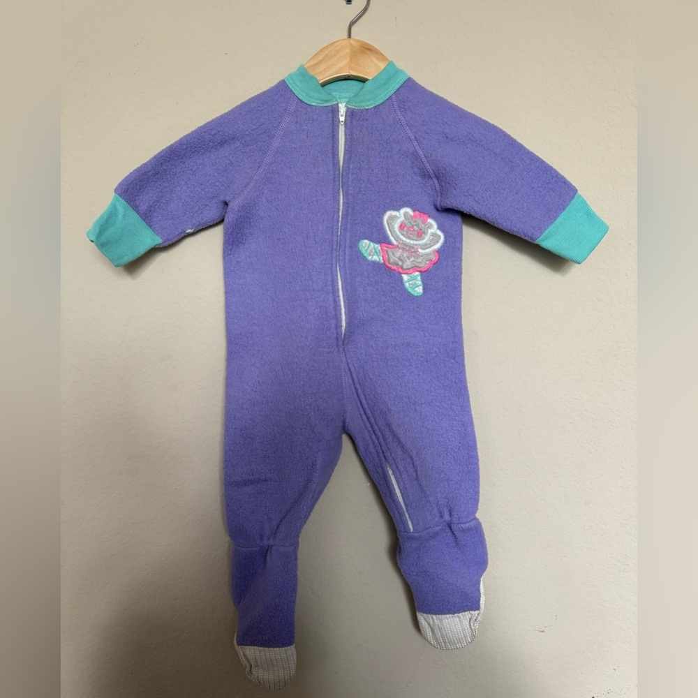Baby girls VTG 12 months toddler time purple fleece footie PJ